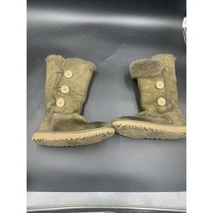 UGG 1016227 Bailey Button Triplet II Size 8 Women's Boots - Olive